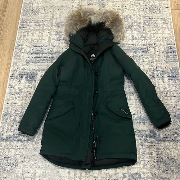 Women’s Canada Goose Rossclair Heritage Parka- Size Medium, Color- Dark green - Picture 2 of 12